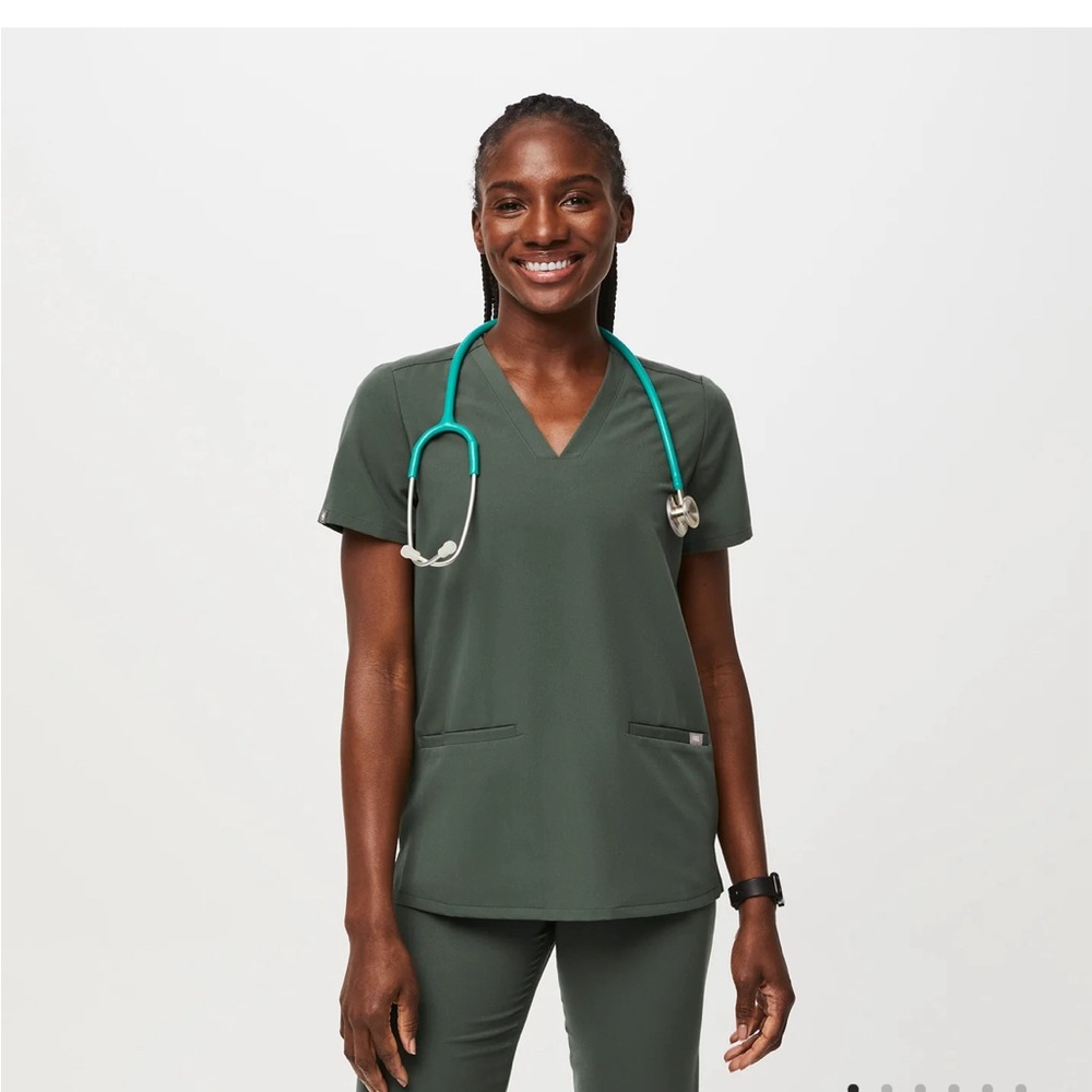 EUC Casma FIGS Scrub Top Moss color